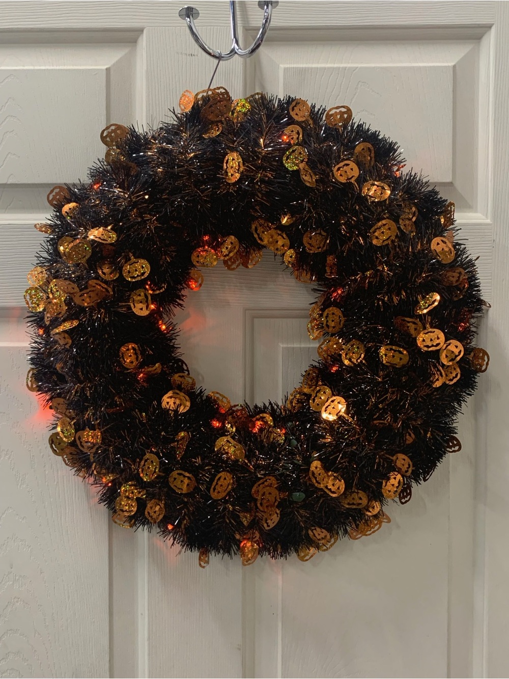 New Battery operated 18” lighted pumpkins orange foil wreath